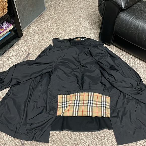 Burberry wear 2 ways - winterized wool camel hair insert and waterproof outer - Picture 16 of 16